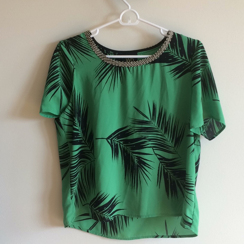 Green shell with leaf pattern